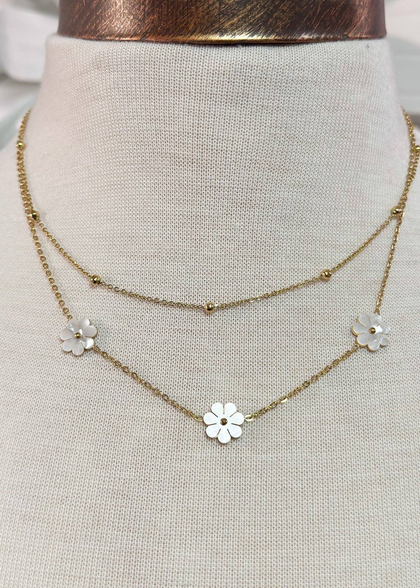 Three Little Daisies Necklace