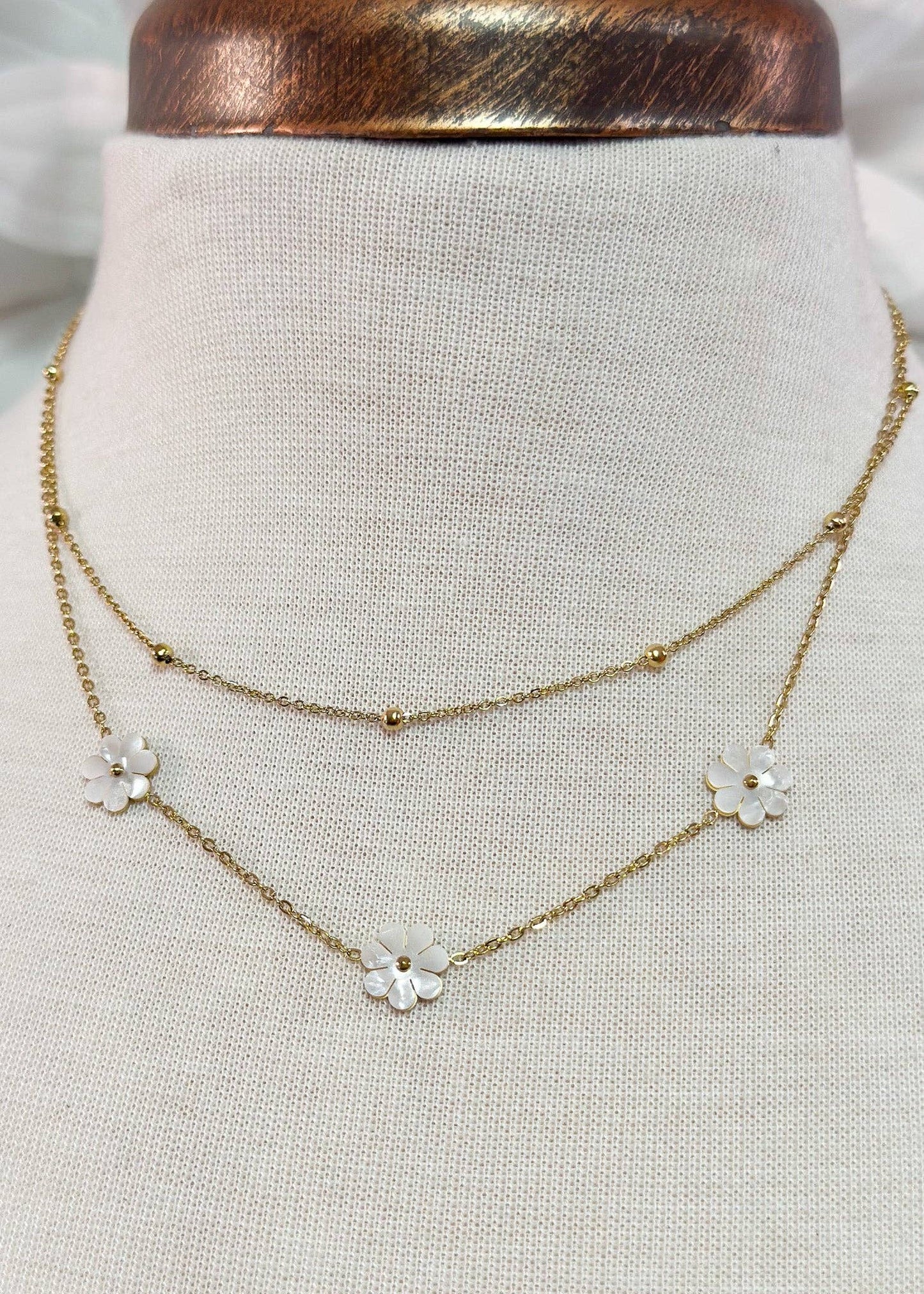 Three Little Daisies Necklace